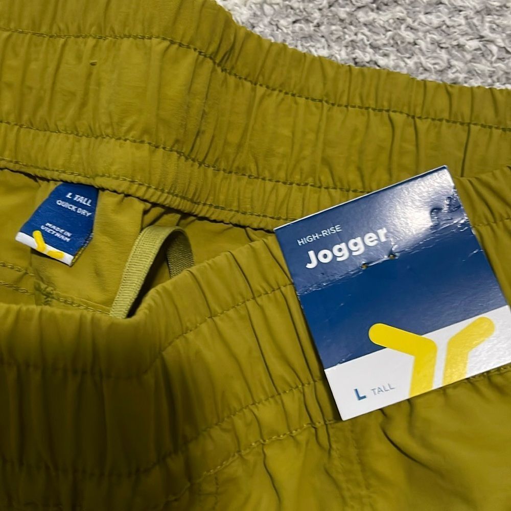 NWT- Old Navy  L tall. High Waist Ankle Zip Cargo Jogger - Picture 7 of 11